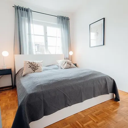 Apartamento 3 Bedroom - Familienfreundlich - Geraeumig - Zentral - Parkplaetze *