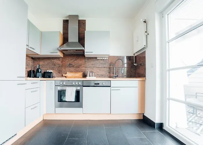 3 Bedroom - Familienfreundlich - Geraeumig - Zentral - Parkplaetze Appartement *