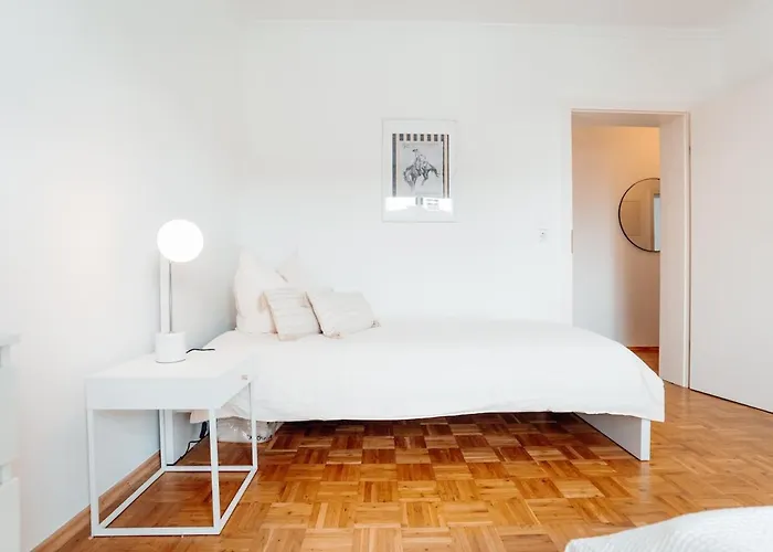 Appartement 3 Bedroom - Familienfreundlich - Geraeumig - Zentral - Parkplaetze