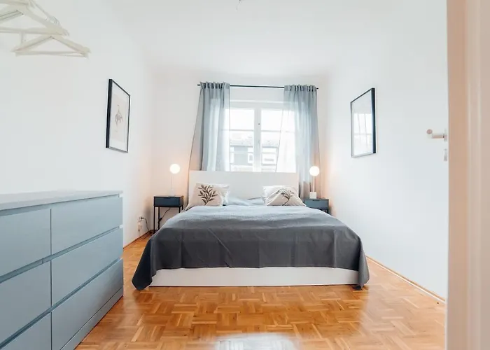 3 Bedroom - Familienfreundlich - Geraeumig - Zentral - Parkplaetze Appartement Rüdesheim am Rhein