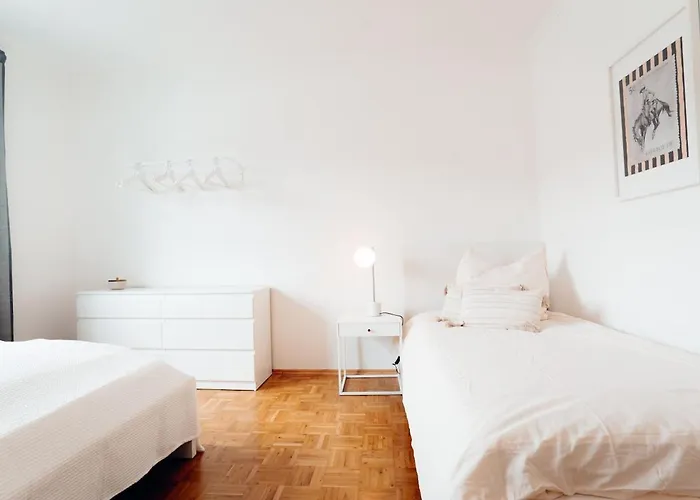 3 Bedroom - Familienfreundlich - Geraeumig - Zentral - Parkplaetze