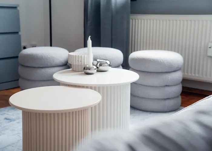 3 Bedroom - Familienfreundlich - Geraeumig - Zentral - Parkplaetze Appartement *